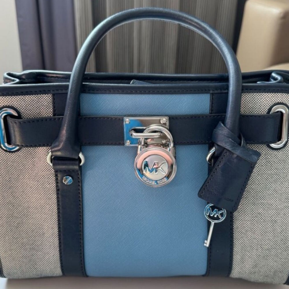 Mk purse